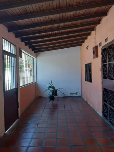 En Venta Casa Urb Bolivar Norte La Victoria Código 224891