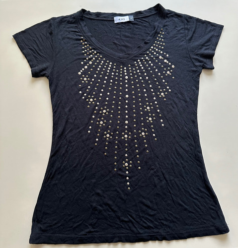 Remera Mujer Talle M Color Negra Con Tachas. Impecable (Usado)