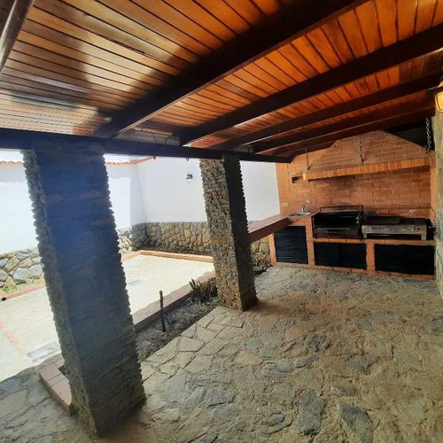 Imagen 5 de 21 de Vendo Casa 320m2 4h/3b/2p Santa Ines 4924