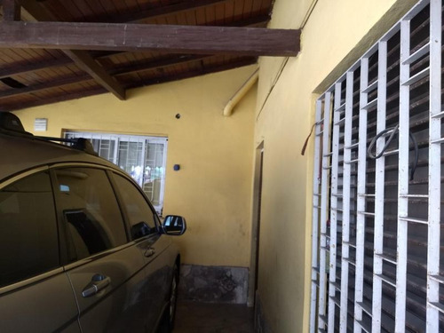 Casa En Venta En Villa Luzuriaga