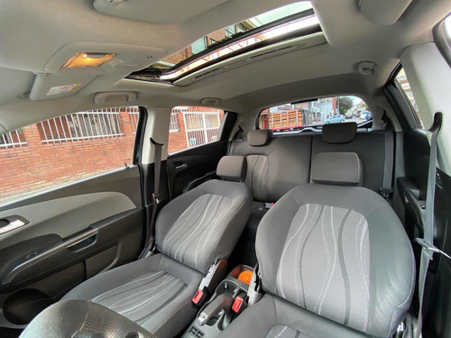 Chevrolet Sonic Lt Hb 1.6cc Mec