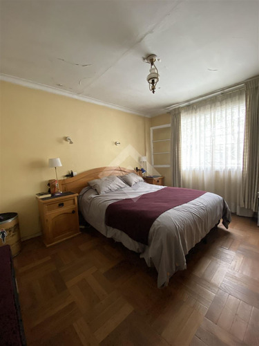 Gran Terreno Casa En Venta De 4 Dorm. En La Cisterna