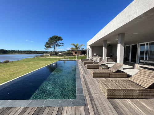 Casa En Alquiler Por Temporada De 4 Dormitorios En Laguna Escondida (ref: Bpv-8972)