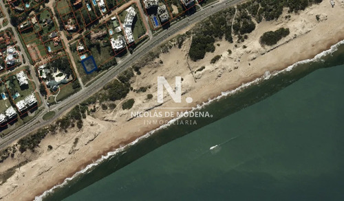 Lote En Primera Fila De Playa Brava, Frente Al Mar