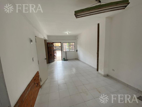 Imagen 3 de 6 de Alquiler Ph Monoambiente Con Patio En Bernal (30701)