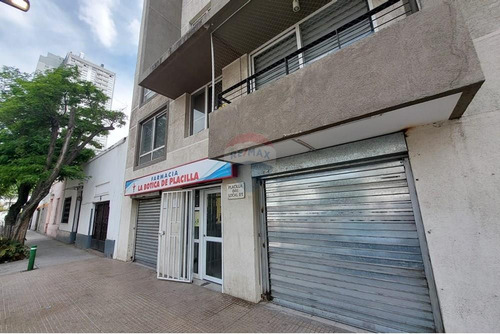 Local Comercial Farmacia En Estación Central