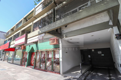 Av. Maipu 3500 - Fija Cubierta - Auto Grande Acceso X Rampa - Consulte Otras -