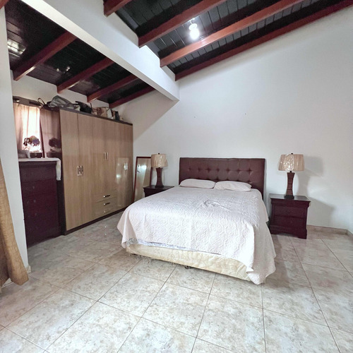 Amplio Townhouse De 3 Niveles En Residencias La Romanza