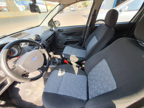 Imagem 5 de 13 de Ford Fiesta 1.0 Rocam Hatch 8v Flex 4p Manual