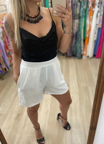Short blanco online outfit mujer