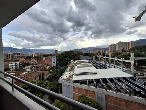 Apartamento En Los Colores Medellin