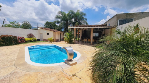 Annic Coronado Vende Hermosa Casa Con Piscina En La Urb. Las Morocha, San Diego Ref. 248613