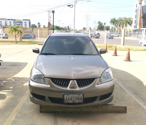 Imagen 3 de 12 de Mitsubishi Lancer Touring