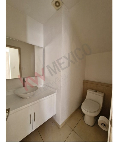 Casa En Venta En Los Cántaros Con Roof Garden En Privada Con Alberca Y Plapa