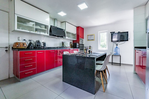 Oportunidad!! Casa En Venta 5d/5b En Colina