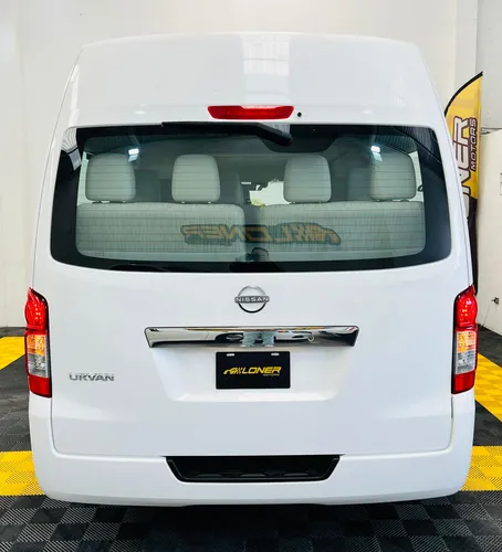 Nissan Urvan 2.5 15 Pas Amplia Aa Mt