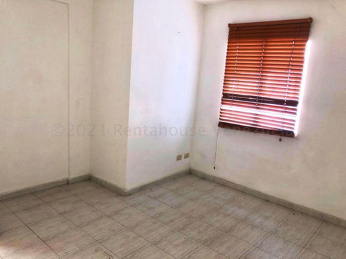 Imagen 16 de 30 de Casas En Venta Av Intercomunal Cabudare 21-11981 /m