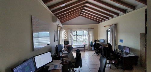 Casa En Venta De 5 Dorm. En Quilpué