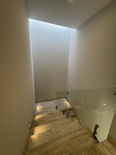 Casa Renta Altozano Acabados De Lujo. Sistema Inteligente