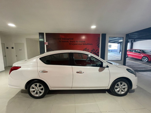 Imagen 3 de 8 de Nissan Versa Sense 2019