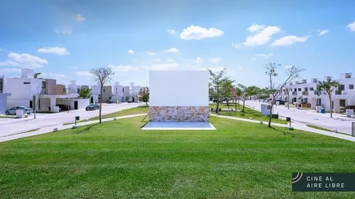 Casa Nueva En Renta En Privada Zensia Con Sistema De Riego En Conkal, Mérida.