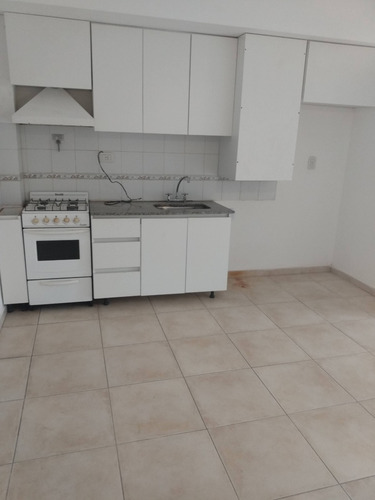 Imagen 2 de 15 de Amplio Departamento Monoambiente En Moron Norte