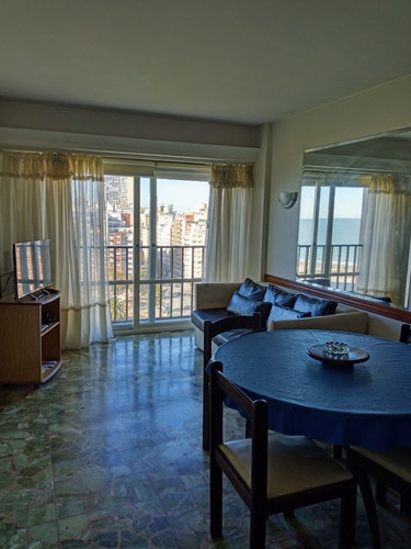 Imagen 2 de 15 de Dto. 2 Amb. Con Excelente Vistas Al Mar. Frente Plaza Colon,