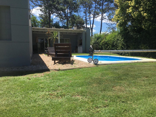 Casa En Alquiler Por Temporada De 3 Dormitorios (ref: Bpv-8602)