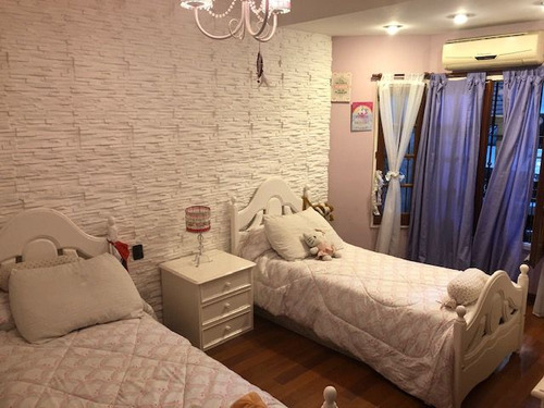 Casa En Venta En Mataderos Residencial