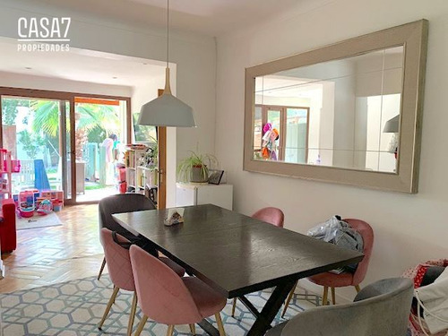 Casa En Venta De 3 Dorm. En Ñuñoa