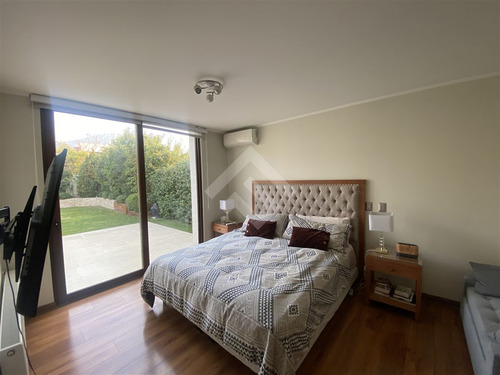 Excelente, Casa En Venta De 3 Dorm Y Serv. Chamisero, Colina