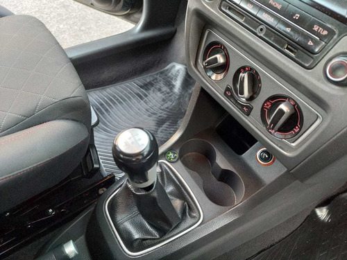 Imagen 15 de 18 de Volkswagen Suran 2013 1.6 Highline 101cv 11c