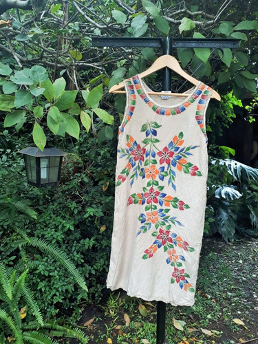 Vestido Beige  Hindu, Flores Pintadas Diseño