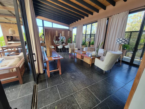 Casa En Venta De 3 Dormitorios En Santa Mónica