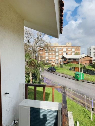 Imagen 13 de 24 de Casa En Venta A Pasos Del Mar, 3 Dormitorios , Playa Mansa - Punta Del Este - Punta Del Este Mansa