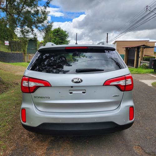 Imagen 4 de 15 de Kia Sorento Coreana