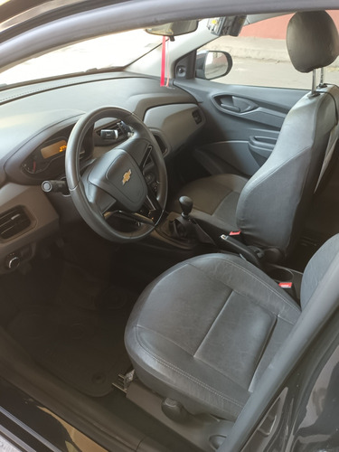 Taxi Chevrolet Onix Joy Plus Black Edition 1.4