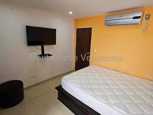 Se Alquila Bello Apartamento En La Candelaria Mls 26-214