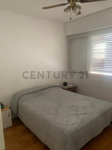Departamento 3 Ambientes En Flores - Excelente Ubicacion - Oportunidad