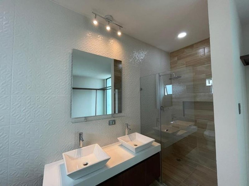 Imagen 6 de 9 de Casa Sola En Venta Las Lomas Residencial