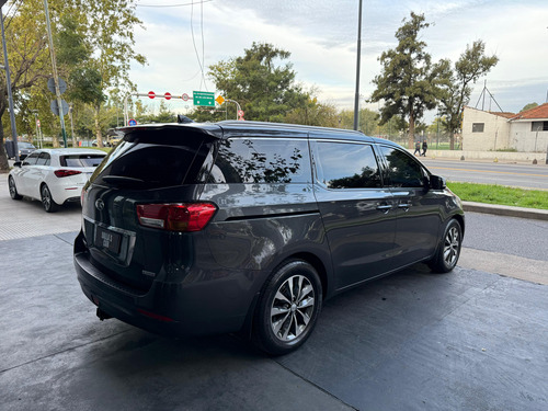 Kia Carnival 2.2 Crdi