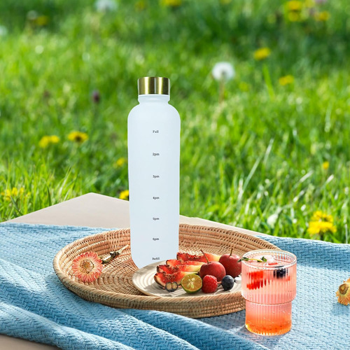 Botella De Agua Deportiva Aislada, Botellas De Agua A Prueba