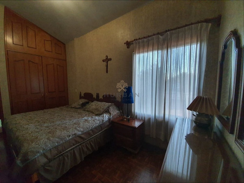 Hurban Vende Casa En La Herradura.