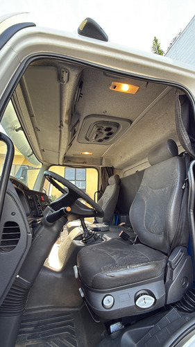 Mb Atego 2426 - 215.977 Km - Baú 9,00x2,85 Com Plataforma