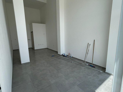 Local En Venta, A Estrenar En El Centro De Villa Carlos Paz
