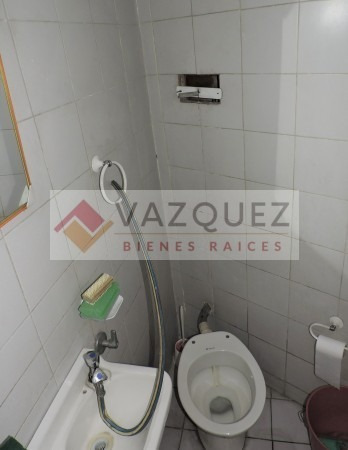 Imagen 6 de 7 de Excelente Local Sobre Av De Mayo A Metros De Alvarado