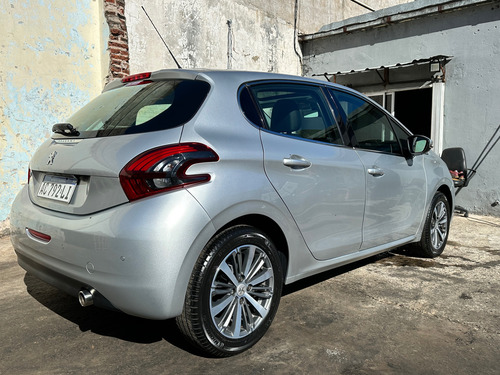 Peugeot 208 1.6 Feline
