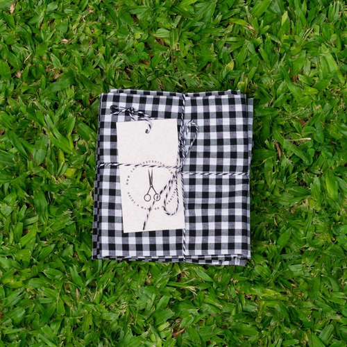 Imagen 1 de 2 de Pack X4 Servilletas Picnic Negro Cuadros Deco