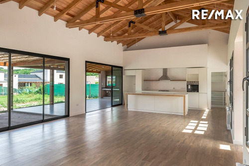 Casa 3 Dormitorios Venta La Reserva A Estrenar