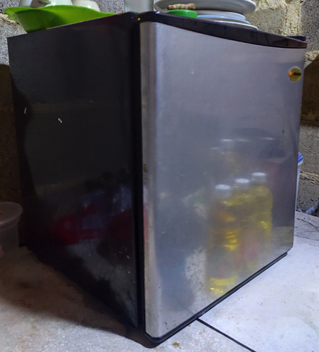 Nevera Premier Refrigeración 12345 Sin Inverter (Usado)